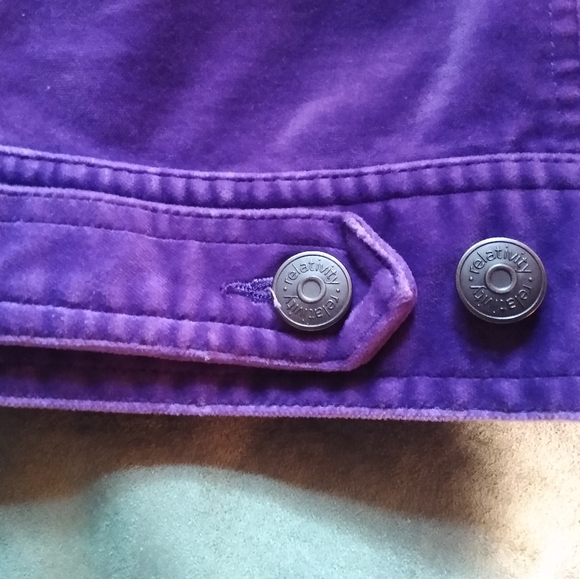 Purple "Velvet" Jacket Trucker Profile Size Large Brand Is (r)relativity EUC - Picture 7 of 13
